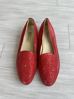 Vintage Etienne Aigner Red Leather SlipOn Flats Embroidered Scrollwork Design 10
